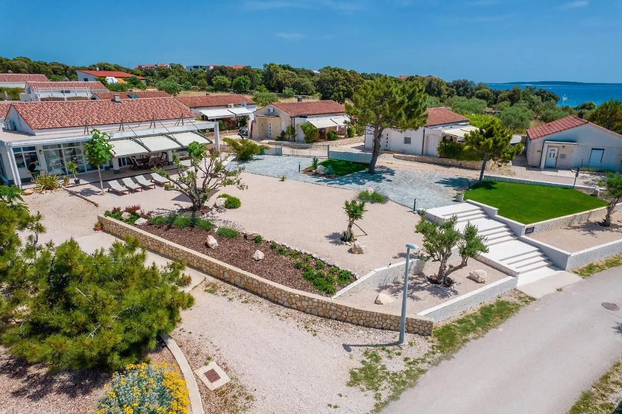 Beachfront Paladina Holiday Home Kolan